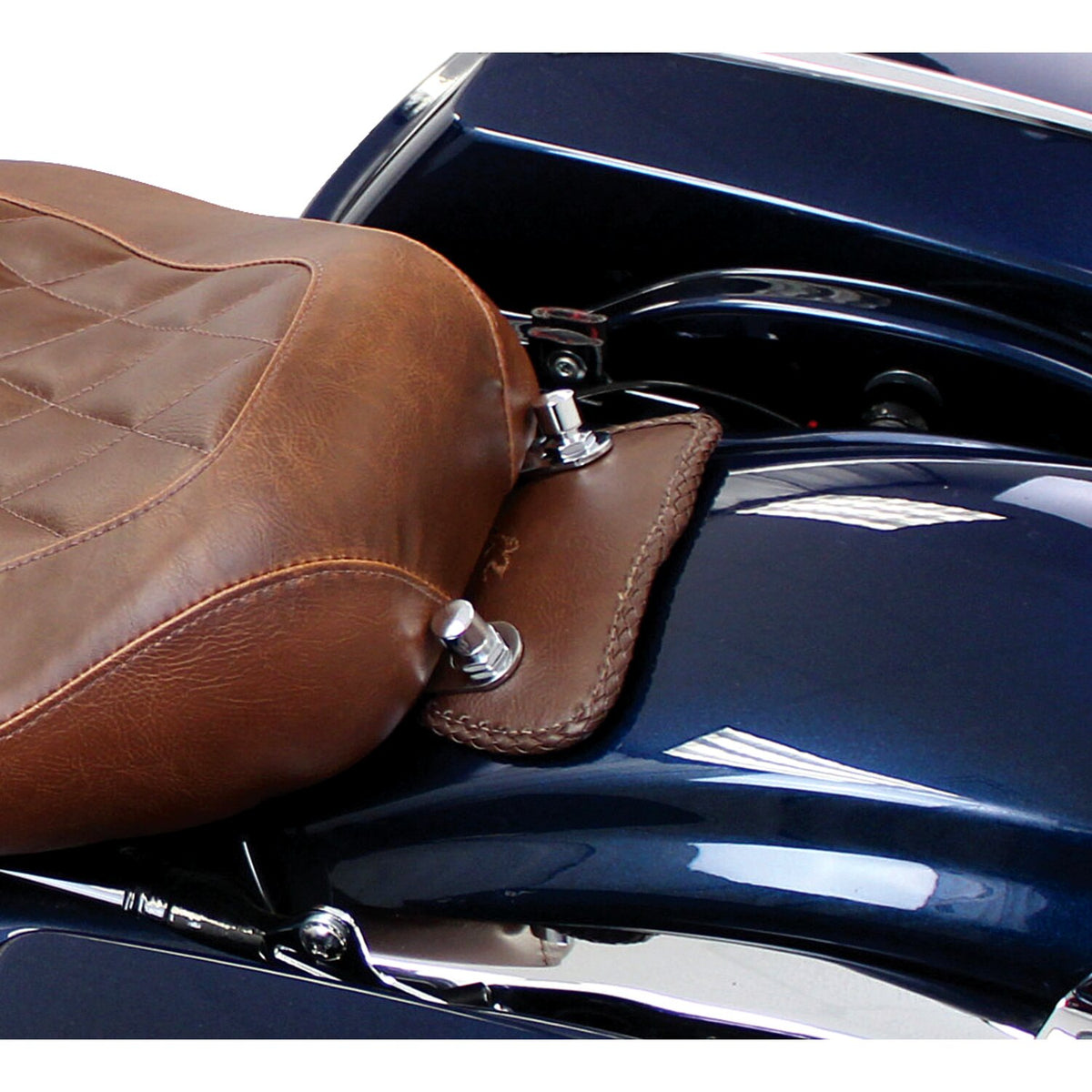 Mustang, mini fender bib. Plain with braided edges. Brown