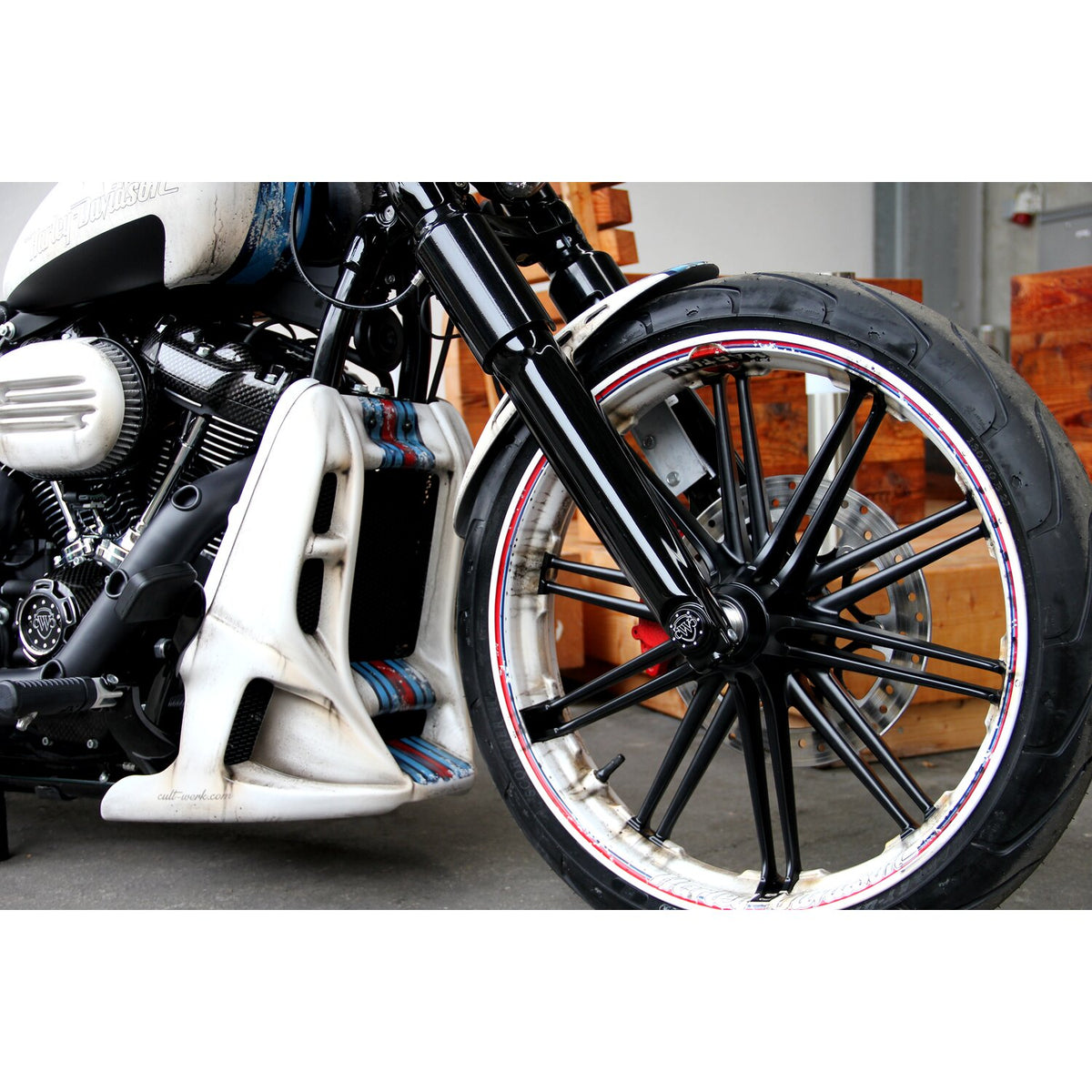 Cult-Werk, radiator cover 'Racing'. Matte black