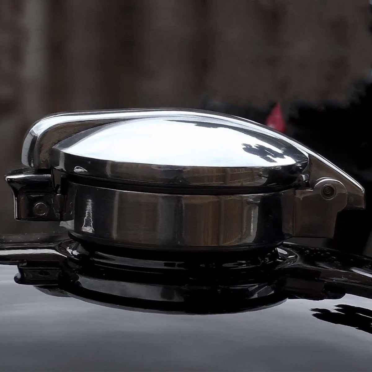 Motone, Monza gas cap
