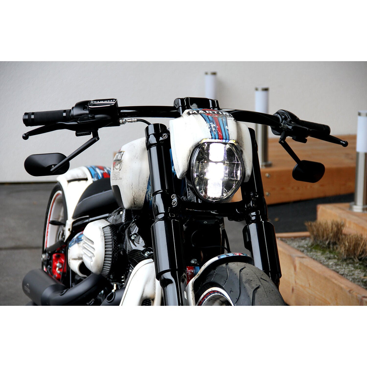 Cult-Werk, FXBR headlamp mask 'V-Rod style'. Gloss black