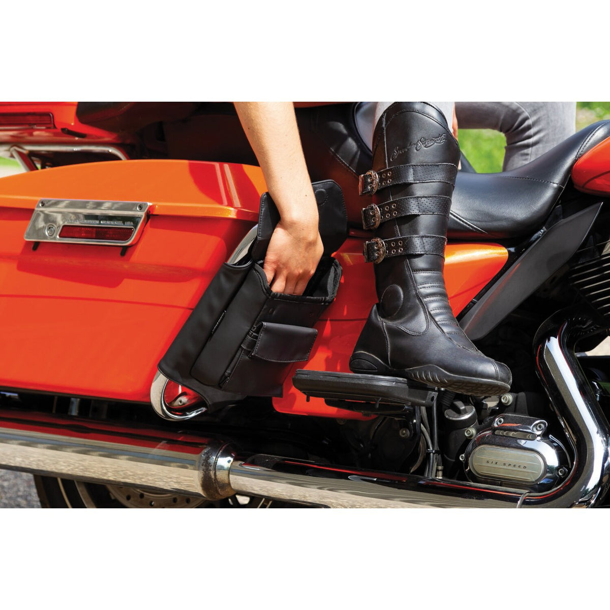 Kuryakyn, saddlebag pouch set. Black
