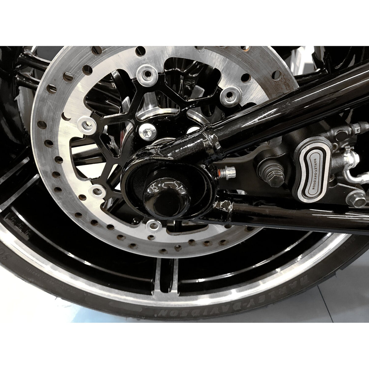 Killer Custom, rear axle cover set. Gloss black