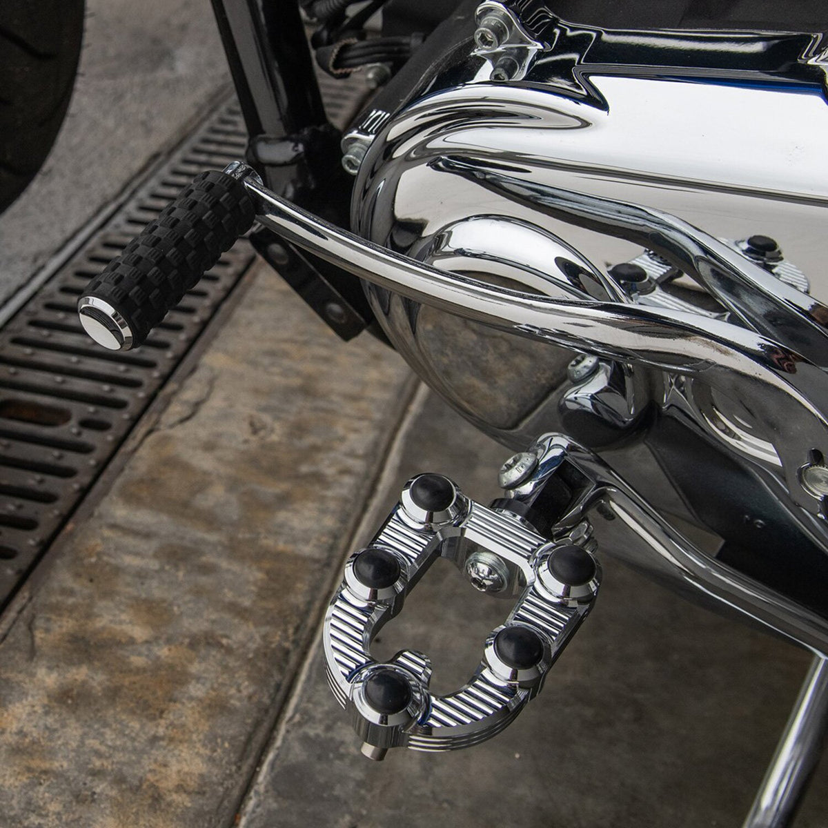 Arlen Ness, MX foot pegs. Chrome