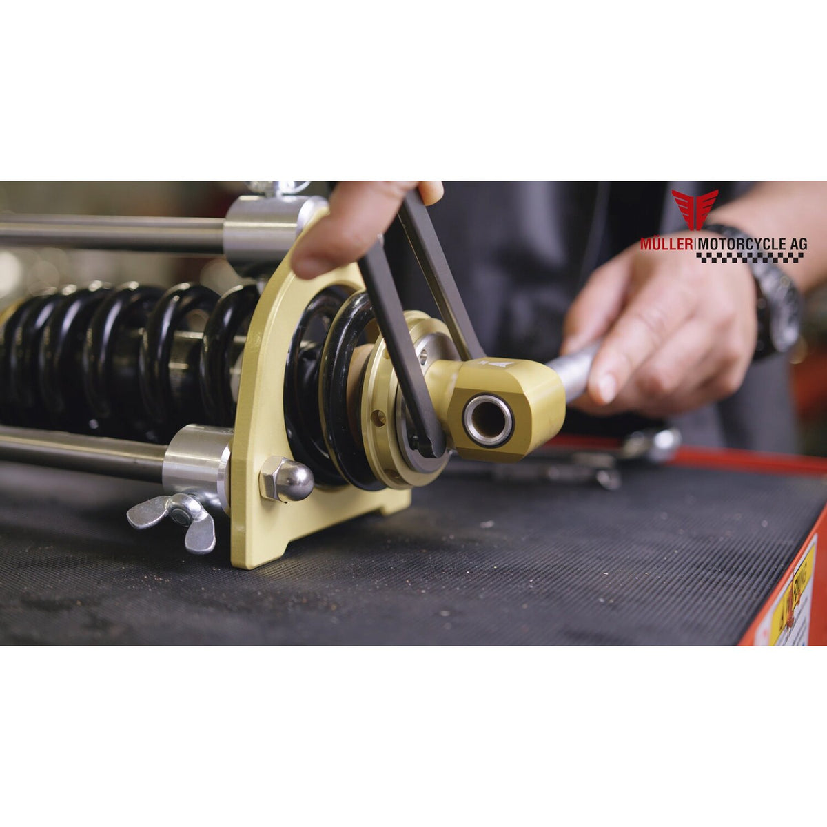 Müller, M8 shock spring compressor tool