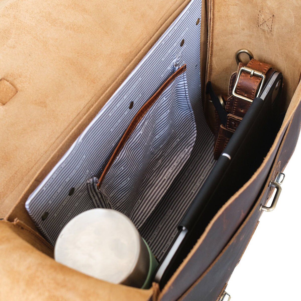 Trip Machine, Legacy Saddlebag set. Cognac