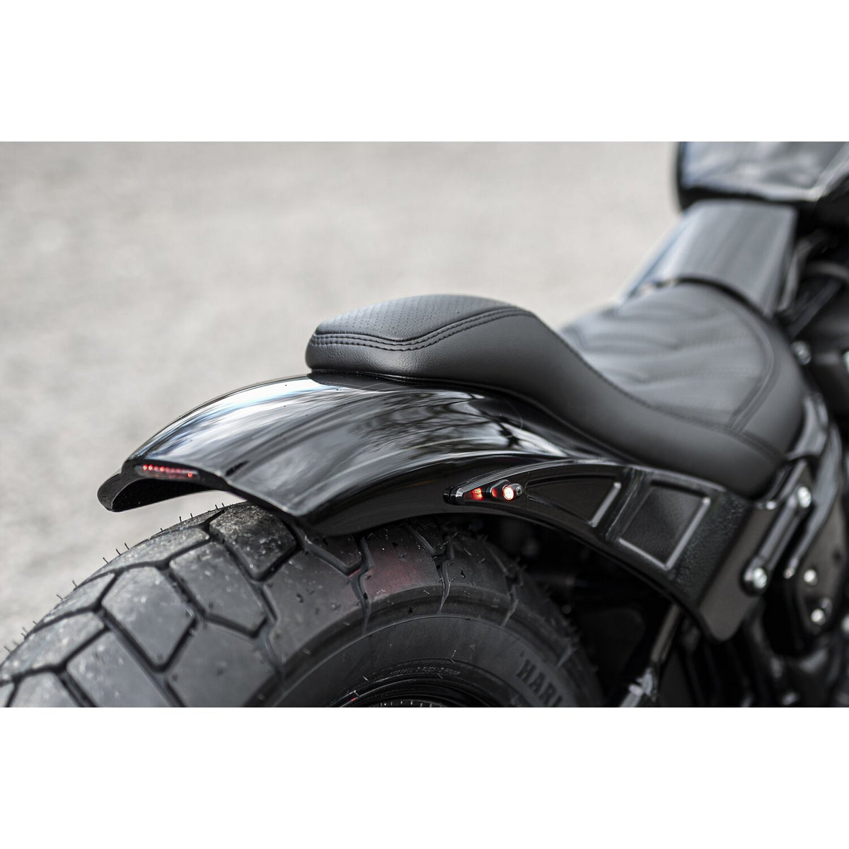 Killer Custom, 'Bobbstr' rear fender kit. For 180-200 tire