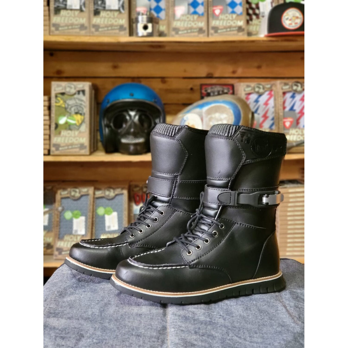 Holy Freedom Night Hawk boots black