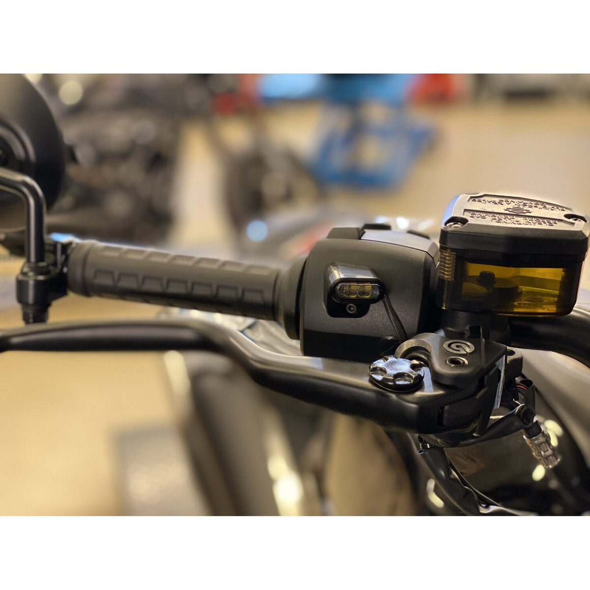 Killer Custom, front LED turn signals