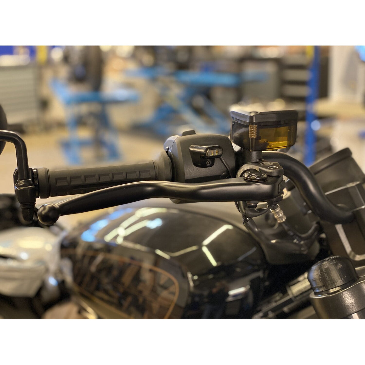 Killer Custom, front LED turn signals