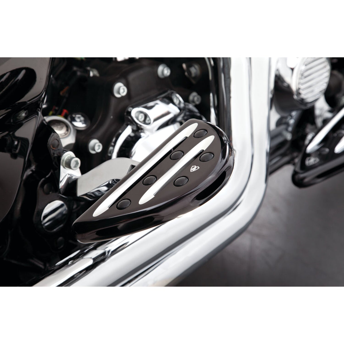 Arlen Ness, Deep Cut passenger floorboards. Black