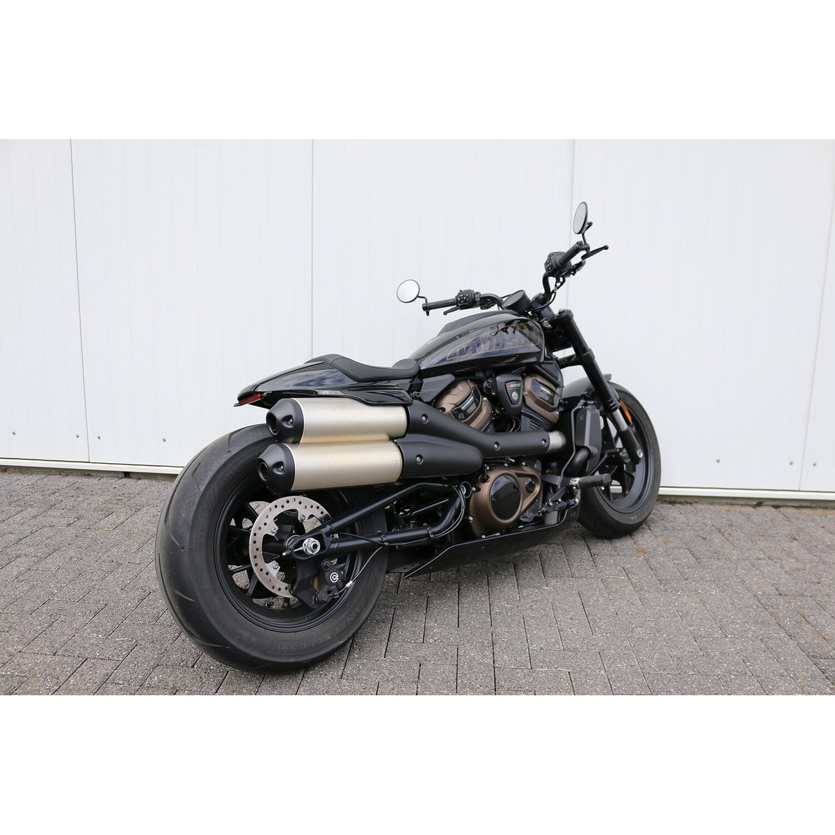 Kodlin, light bar with taillight/turn signals. Black