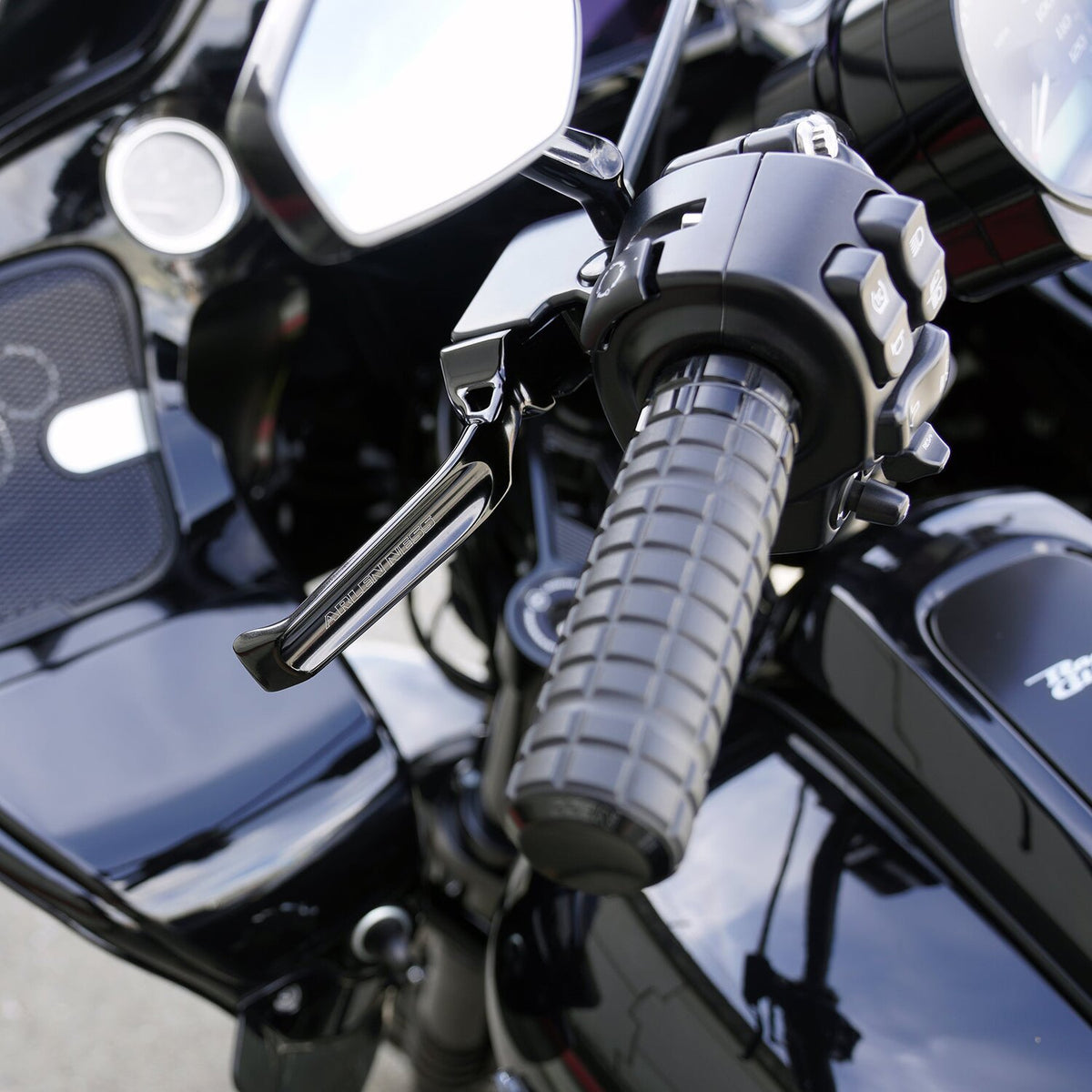 Arlen Ness, Method handlebar lever set. Black