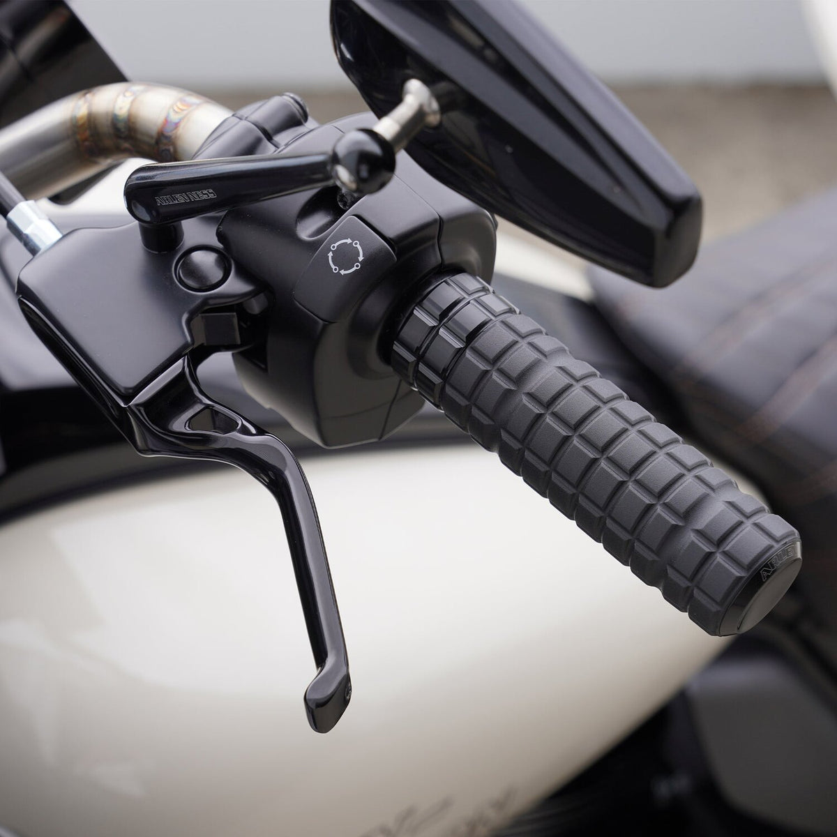 Arlen Ness, Method handlebar lever set. Black