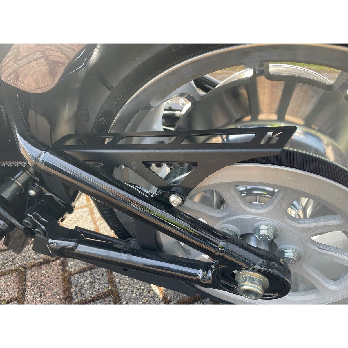 Kodlin, belt guard Softail. Black