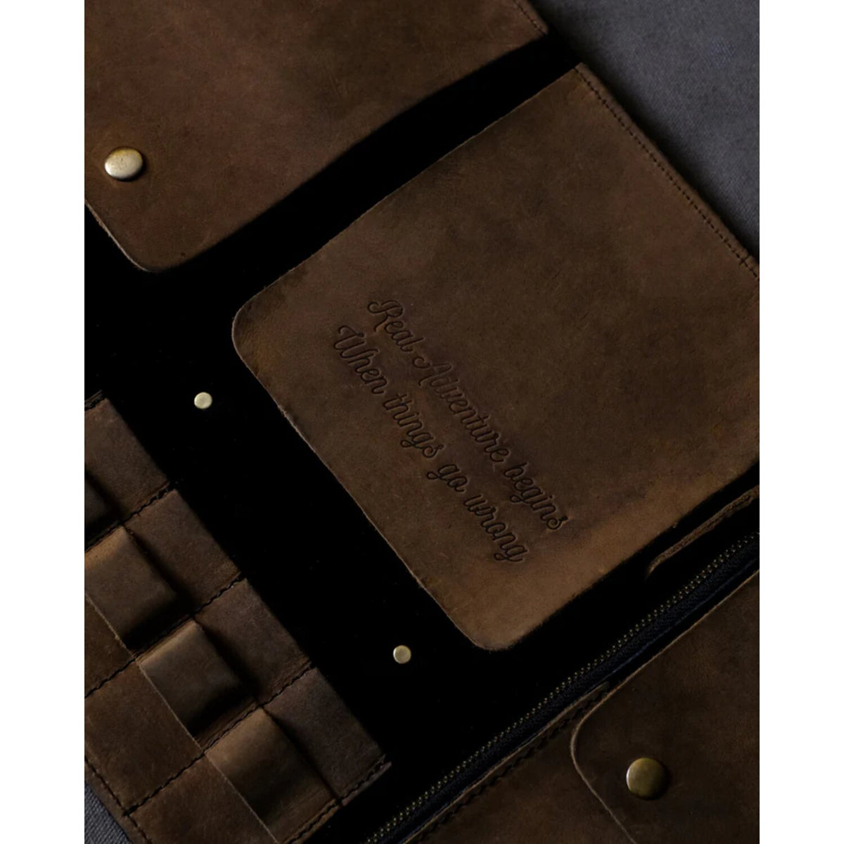 Trip Machine Tool roll tobacco / black