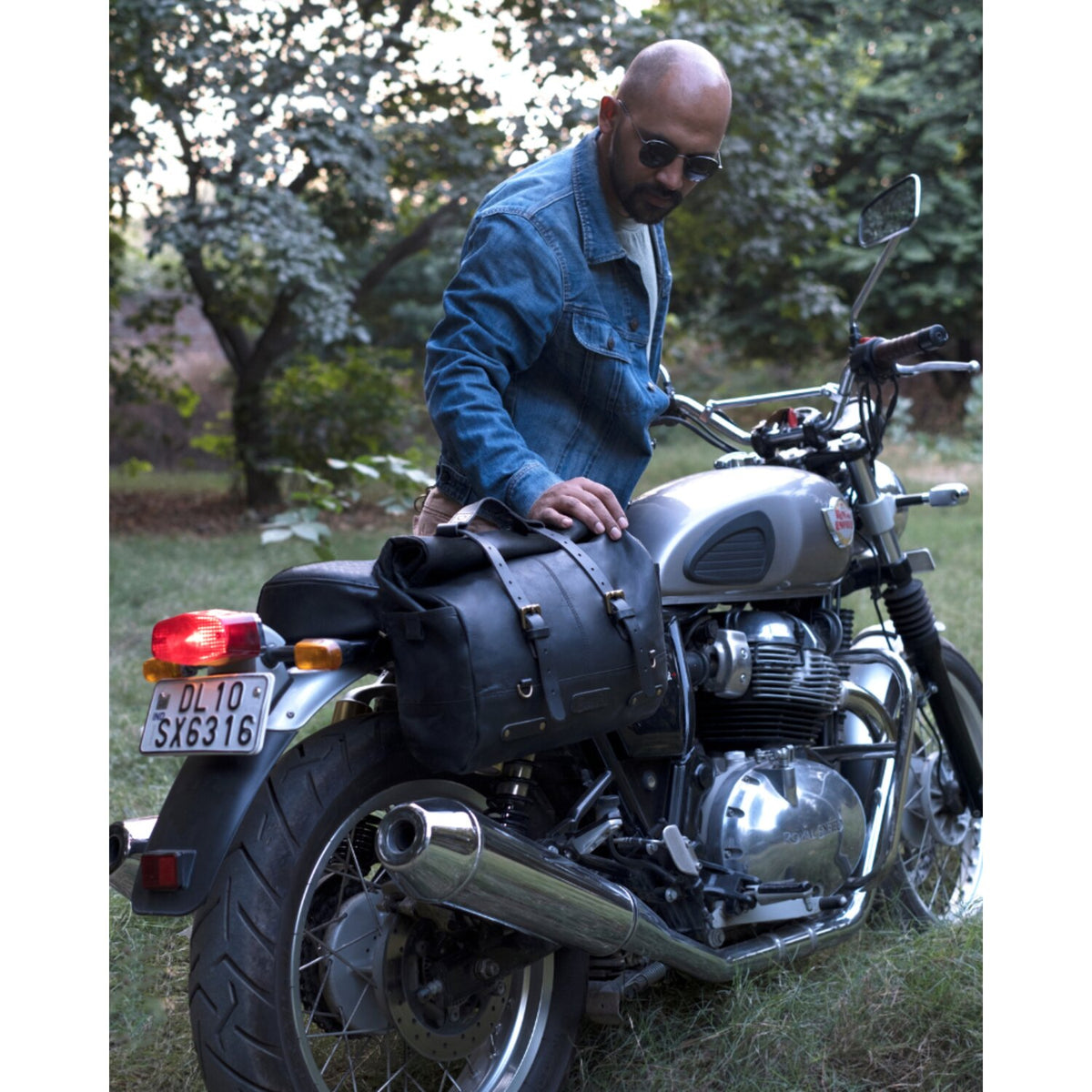 Trip Machine, Outlaw saddlebag. Black