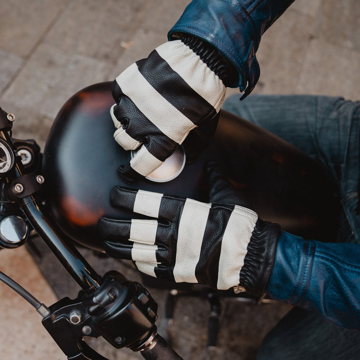 Holy Freedom Pitt gloves black/white