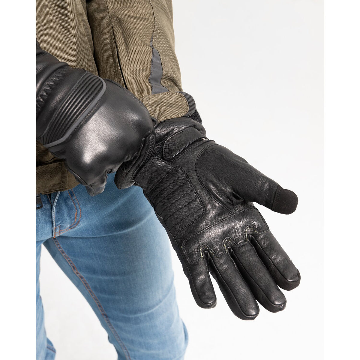 By City Lyon gloves black
