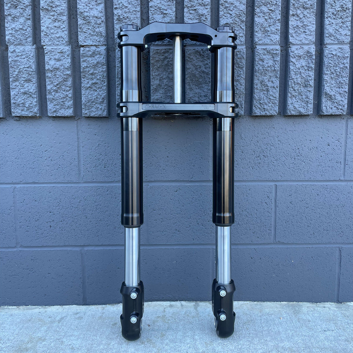 Thrashin TSC-2914-1 black Softail triple tree set; motorcycle and other installed components not included