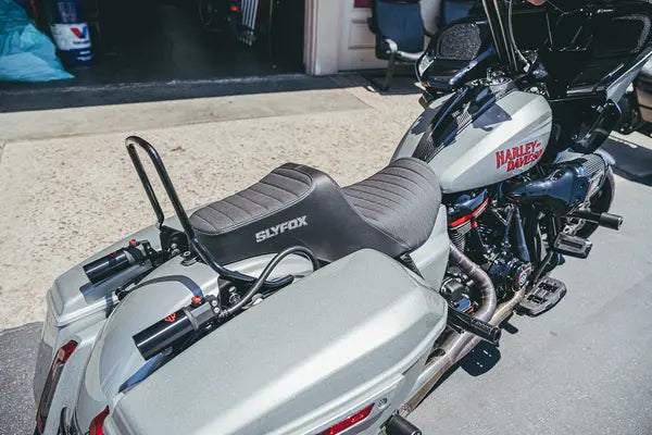 SlyFox Highnoon Seat for Street Glide and Road Glide – Grey Logo – gallery image 6