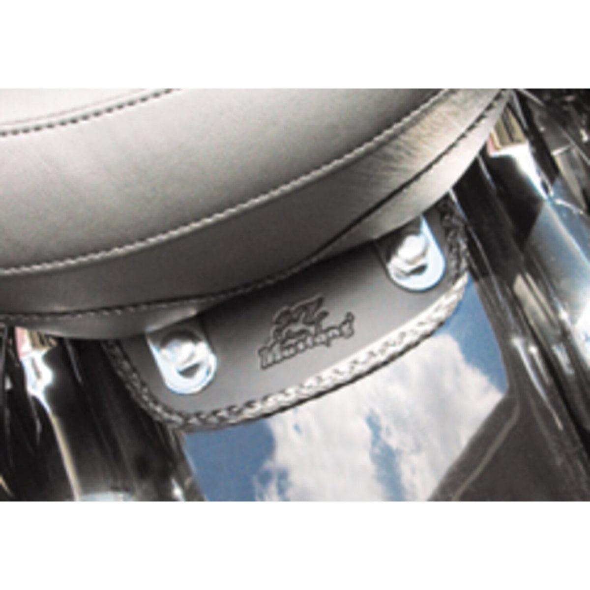 Mustang, mini fender bib. Plain with braided edges. Black