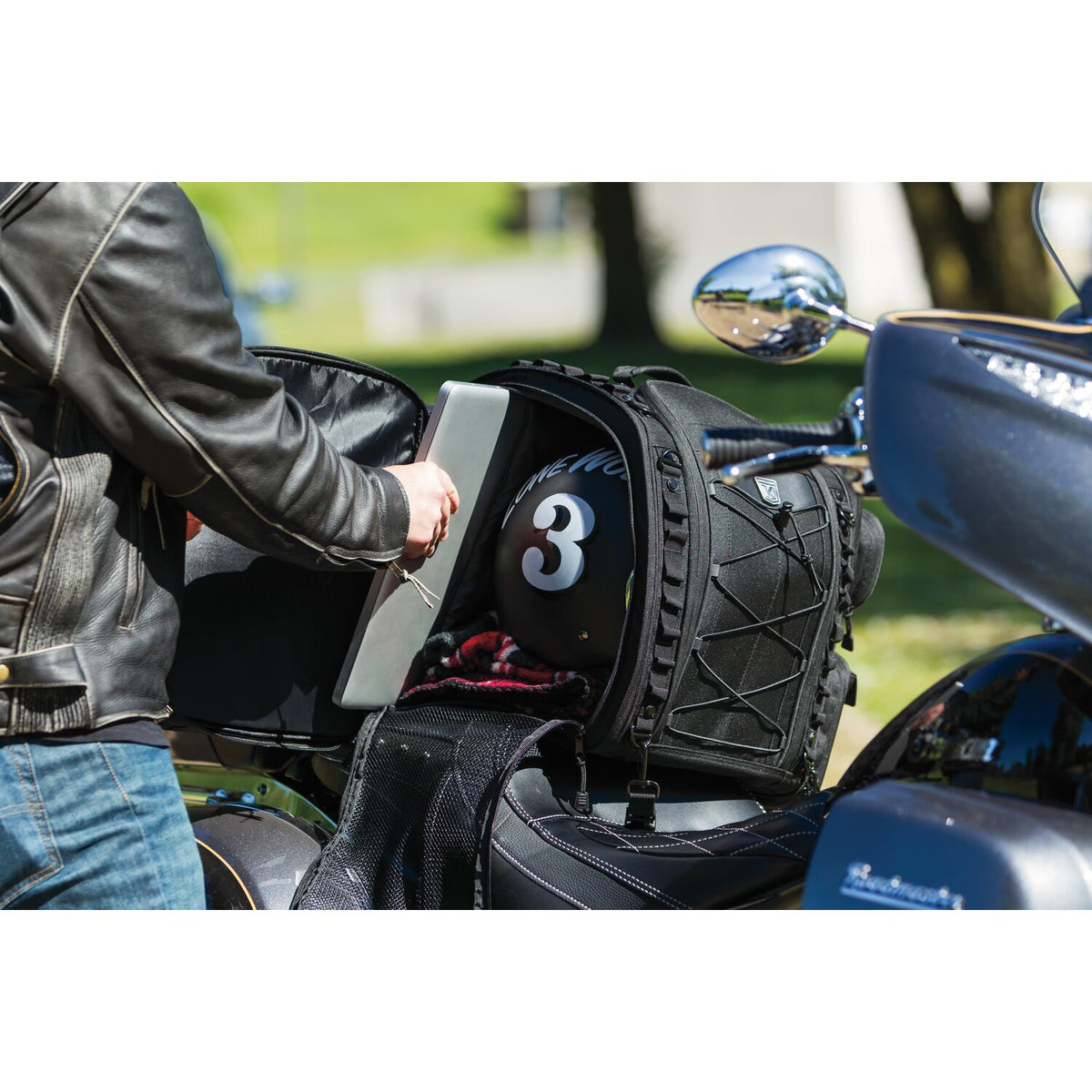 Kuryakyn, Momentum road warrior bag, black
