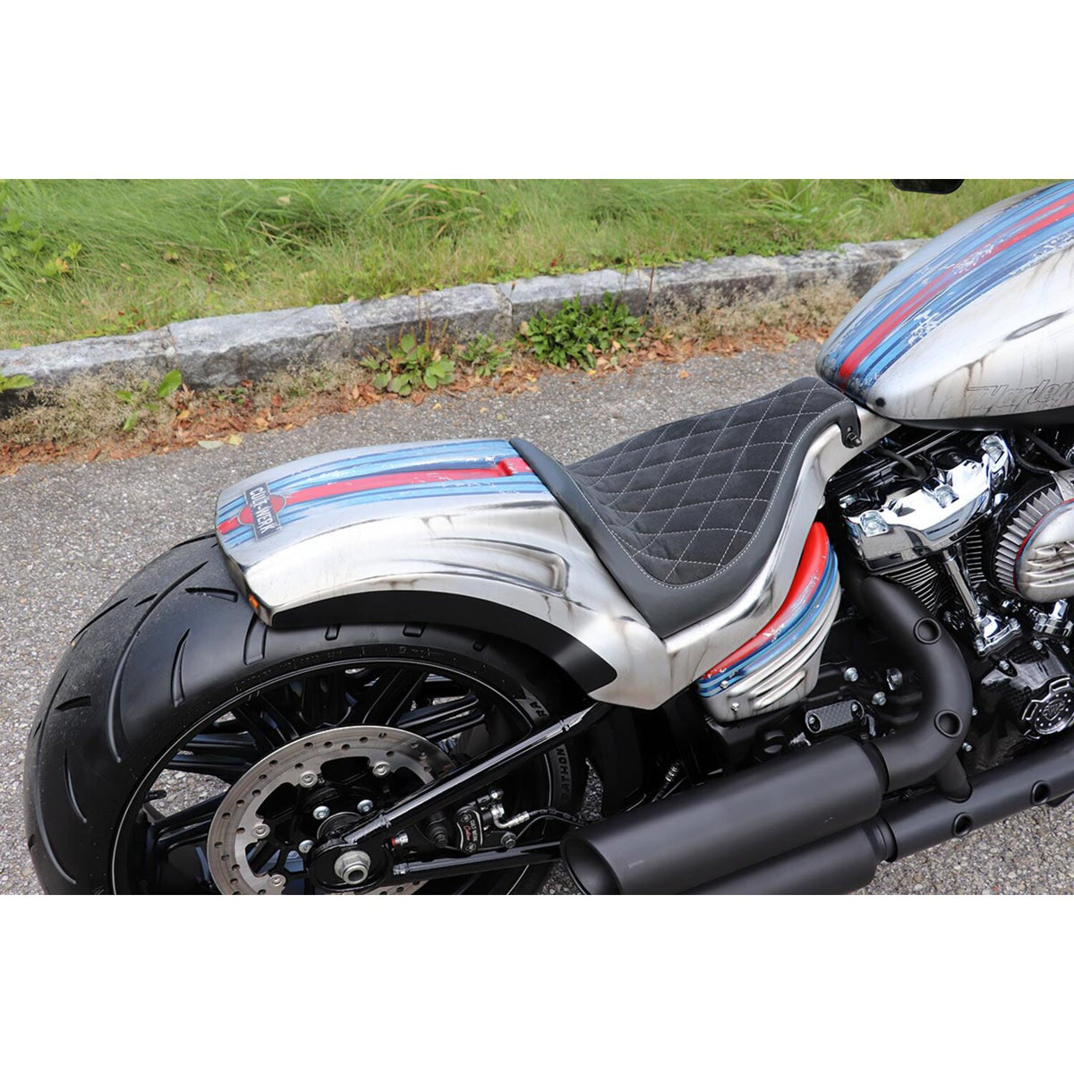 Cult-Werk, Softail wide fender kit 'Racing'. Solo seat