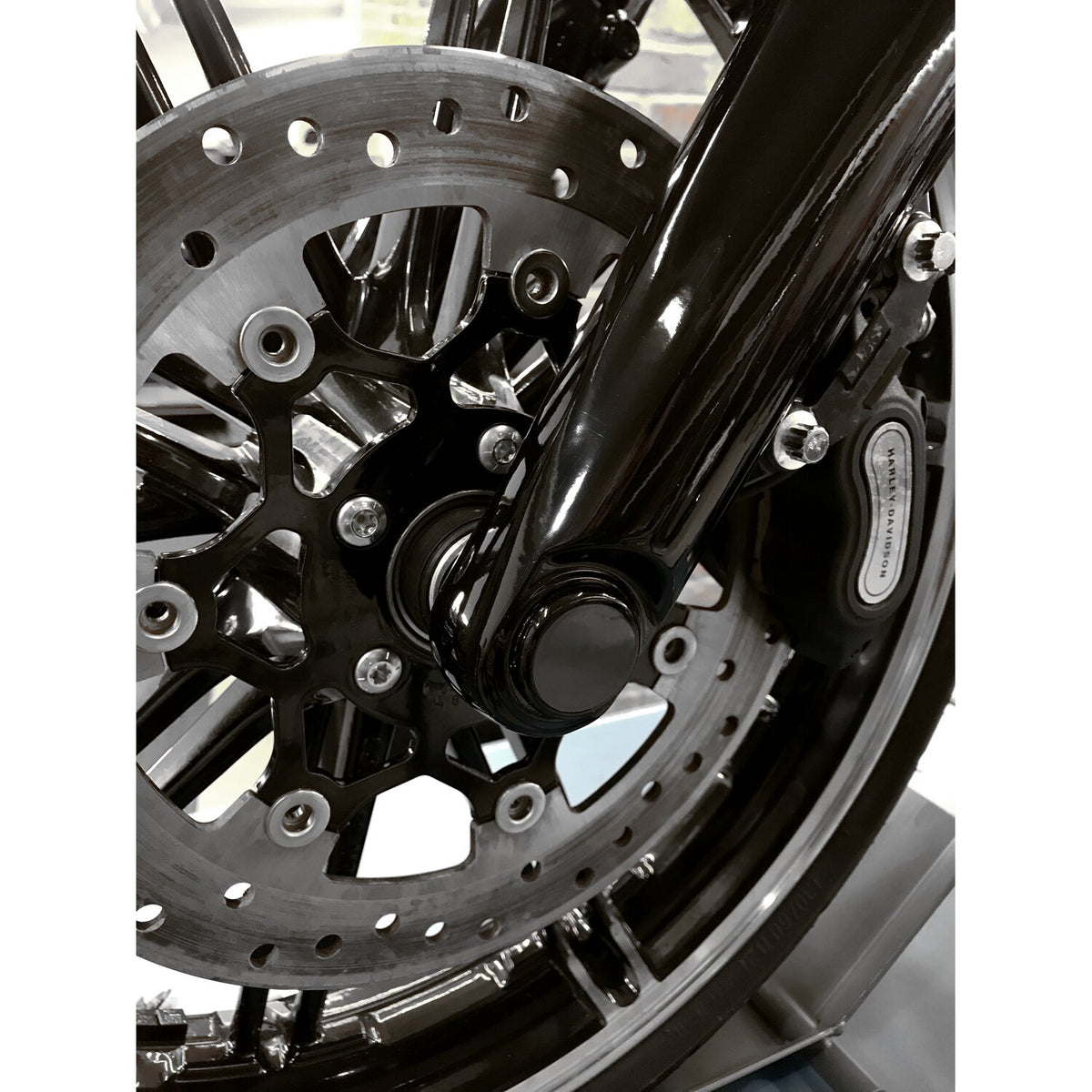 Killer Custom, front axle cover set. Gloss black