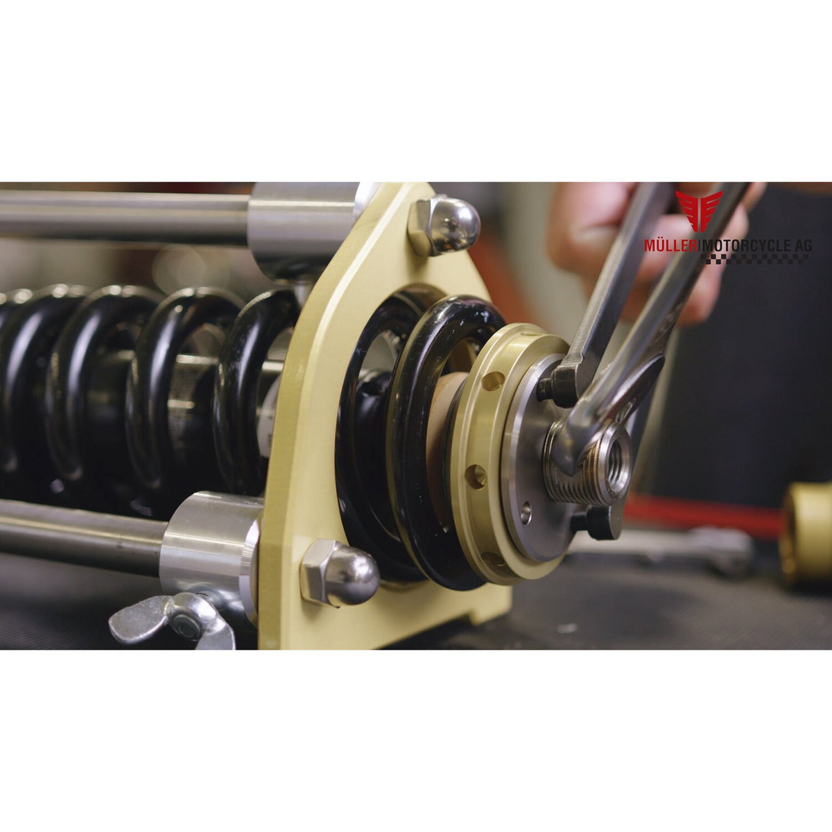 Müller, M8 shock spring compressor tool