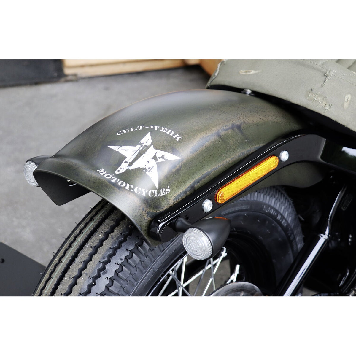 Cult-Werk, FXBB/S/FLSL/FXST rear fender 'OEM style Short''