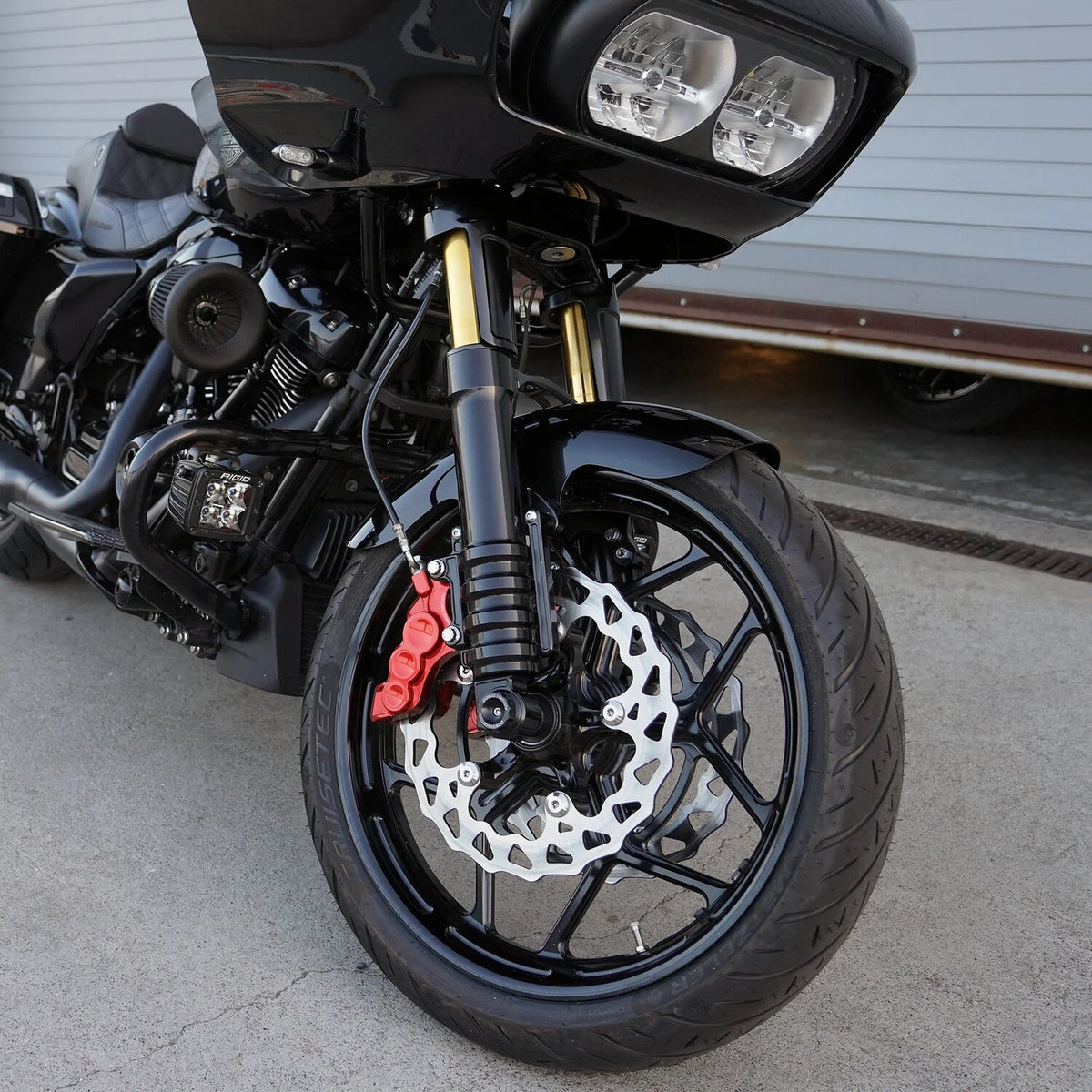 Arlen Ness, Method performance fork slider covers. Black
