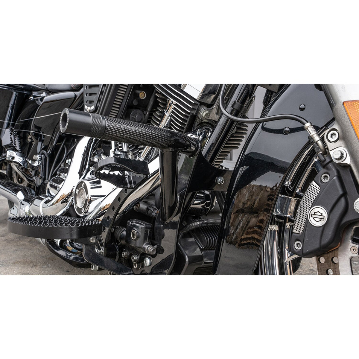 Burly Brand, Brawler crash bar kit Touring. Front. Black