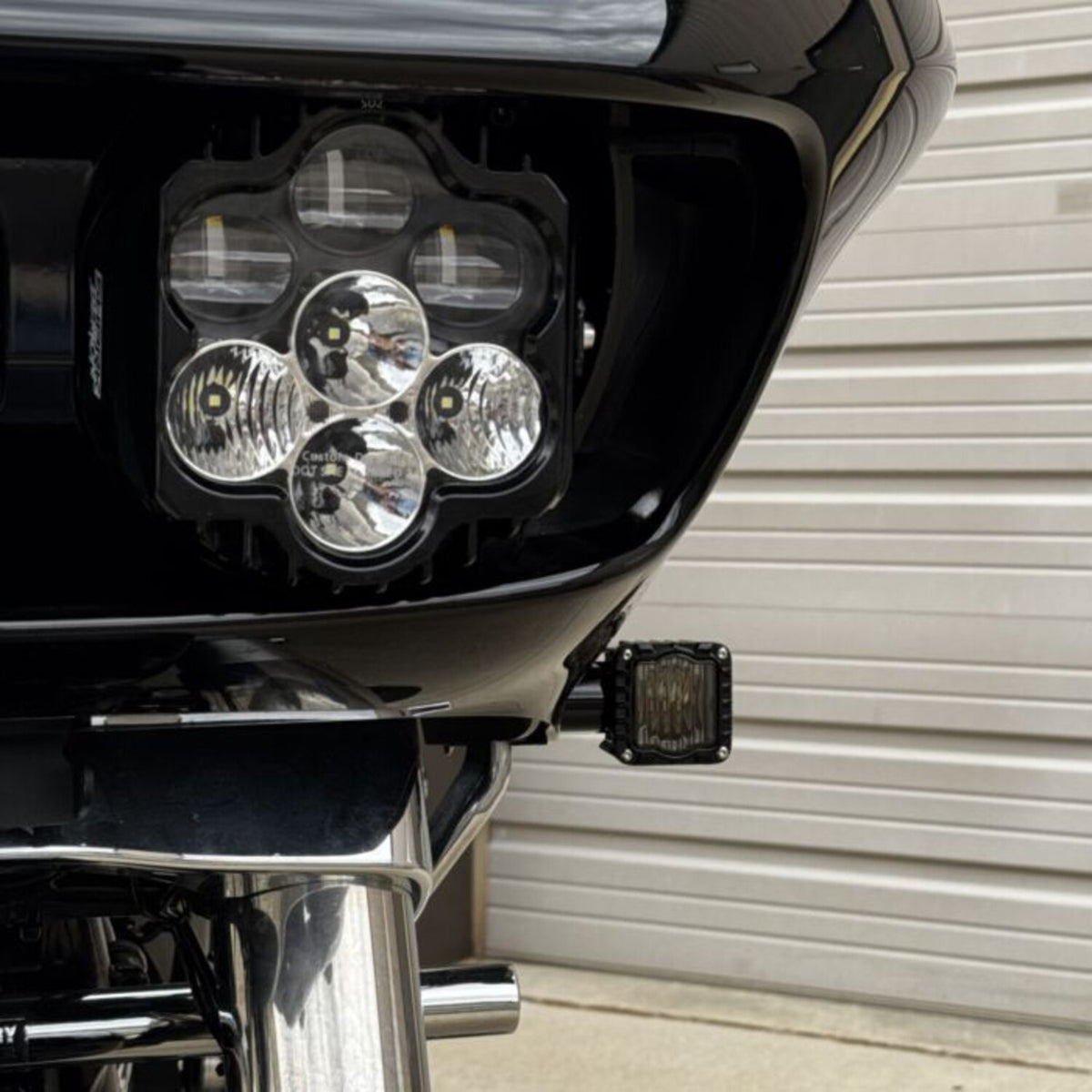 Custom Dynamics, Shark Demon white/amber front turn signals