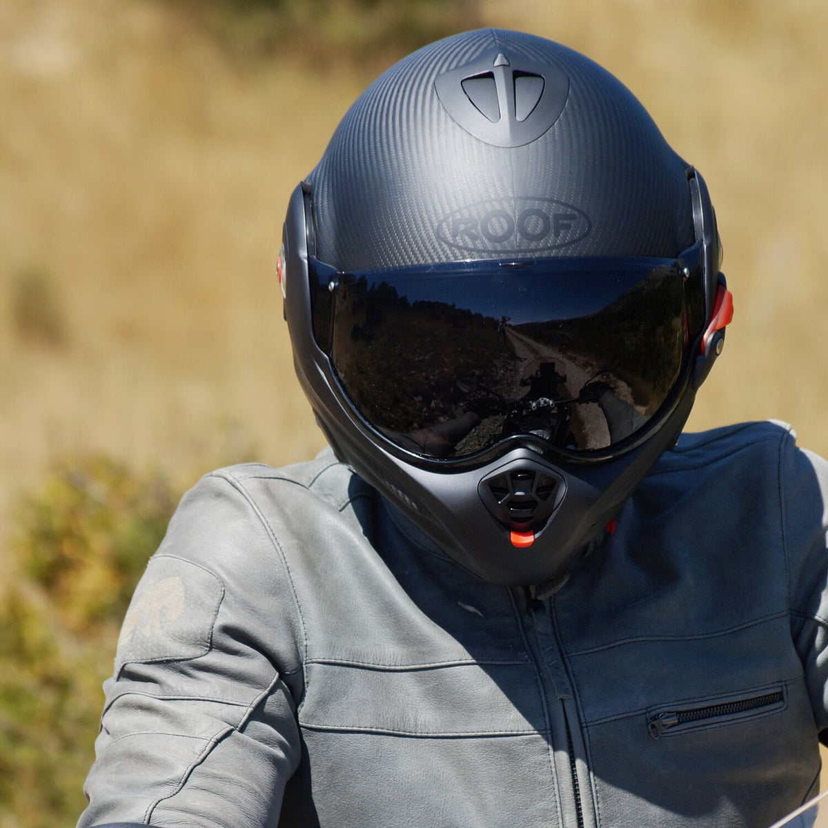 ROOF Desmo 3 carbon helmet matte black