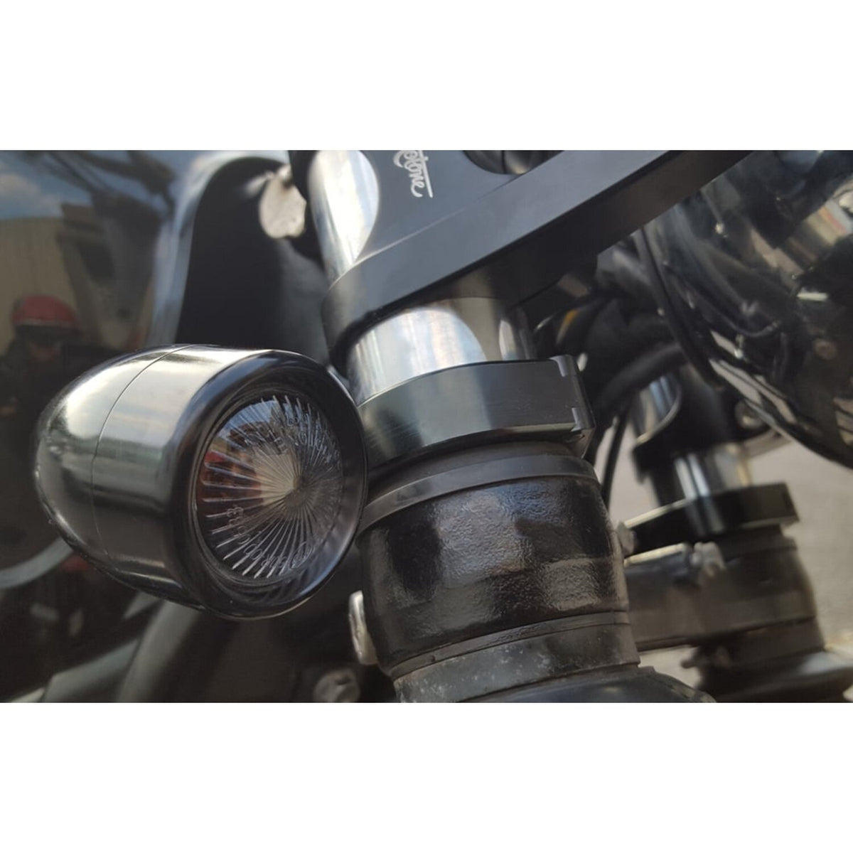 Motone, Wrap-around turn signal brackets, 35mm forks