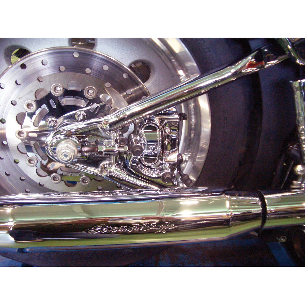 Brake caliper assembly, rear. Chrome