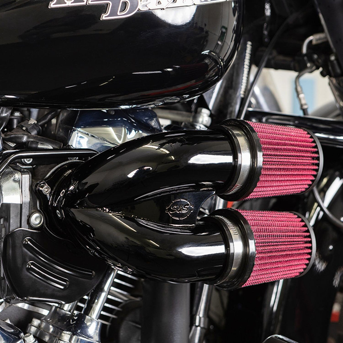 S&S, tuned induction air cleaner kit. Black