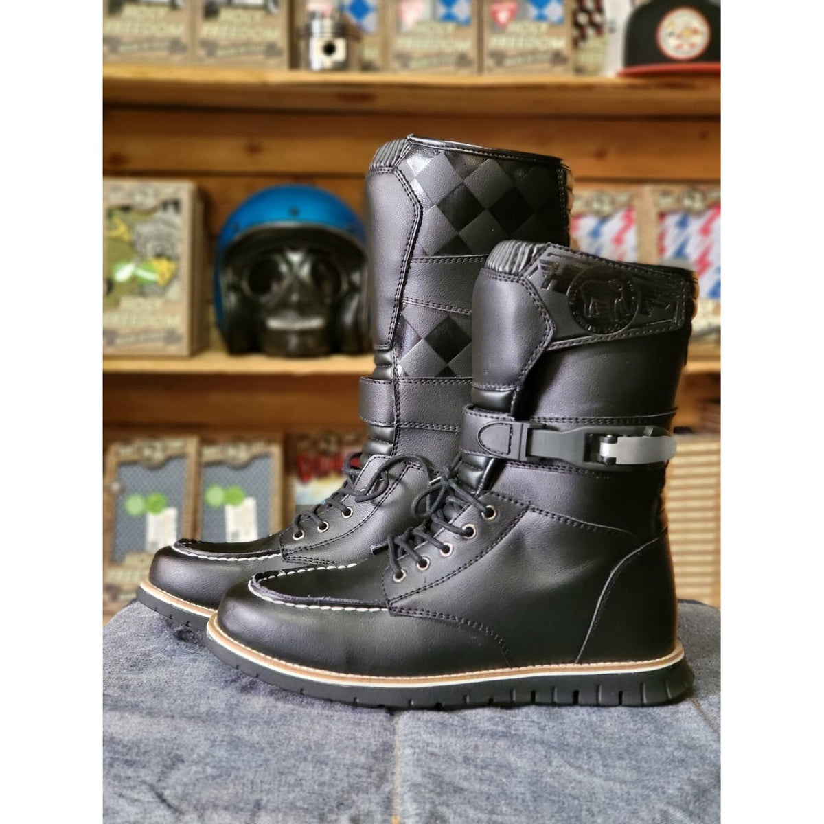 Holy Freedom Night Hawk boots black