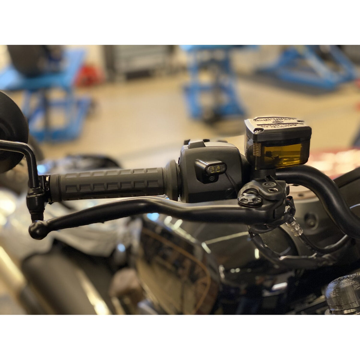 Killer Custom, front LED turn signals