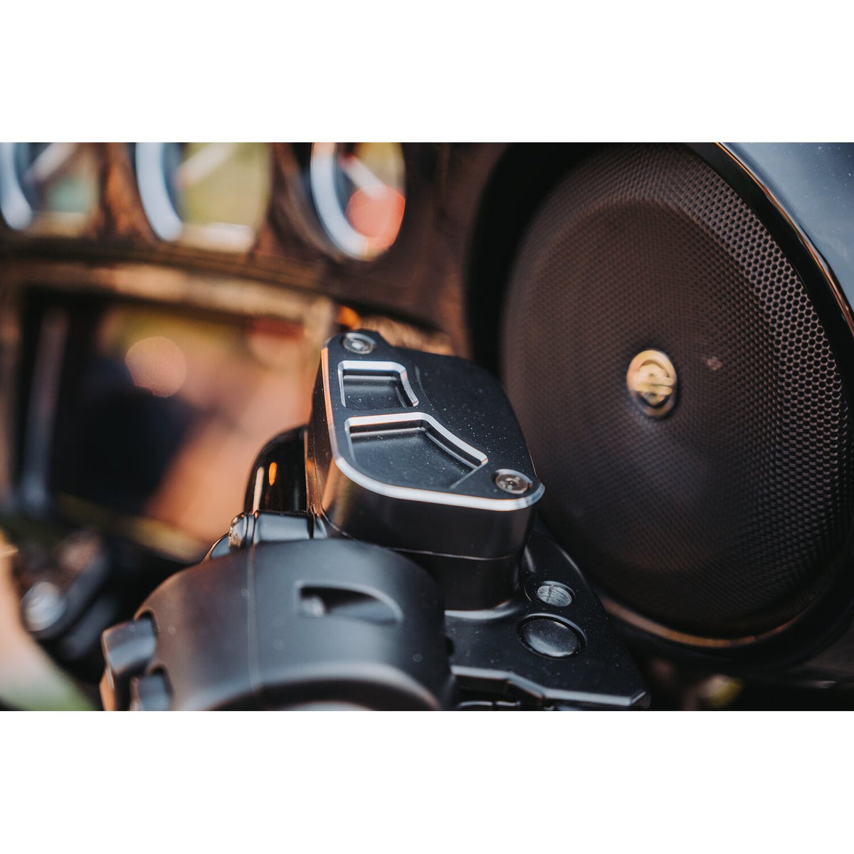 Cult-Werk, master cylinder cover 'Racing'. Black