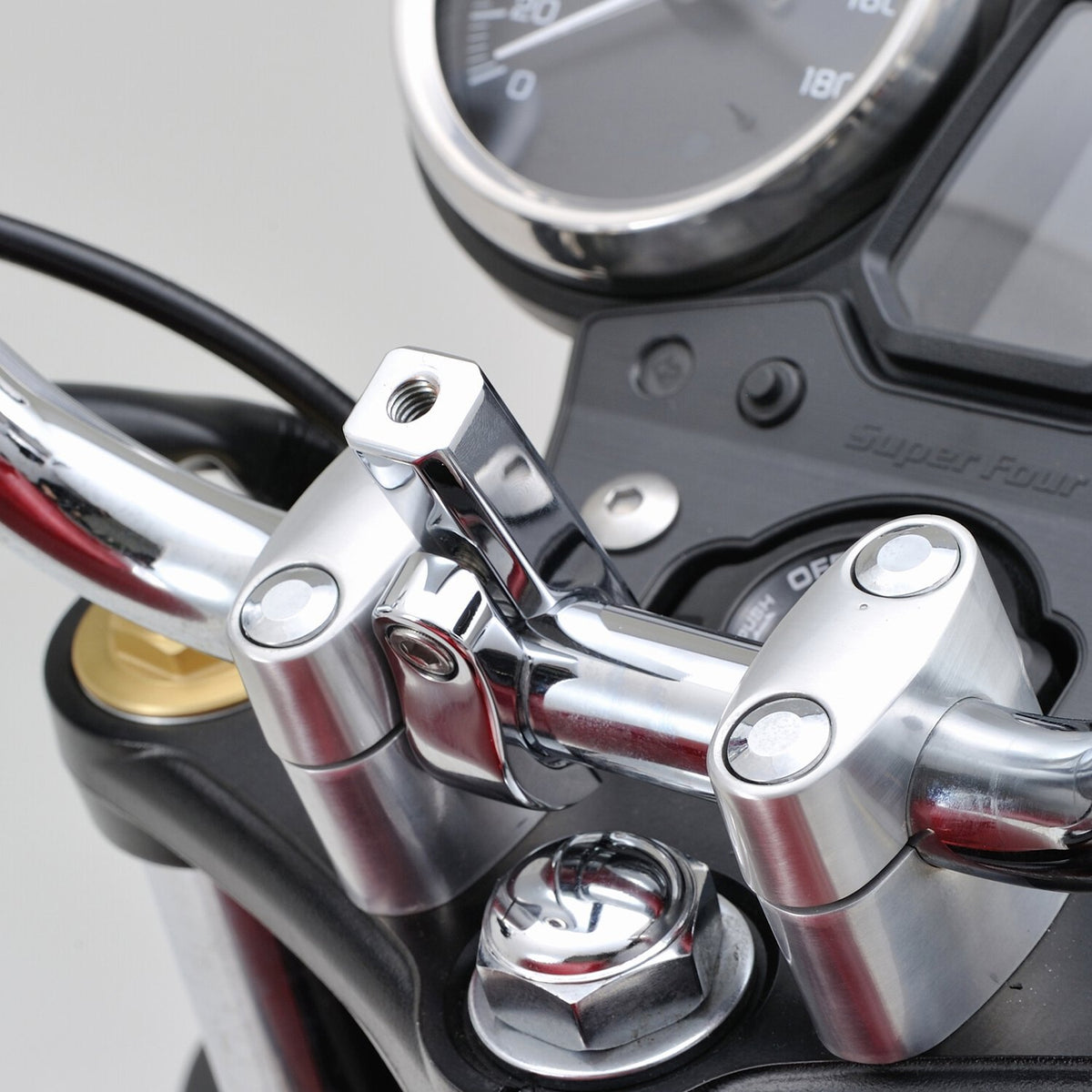 Daytona, universal bracket. Top mount. 7/8" ID, M8 thread