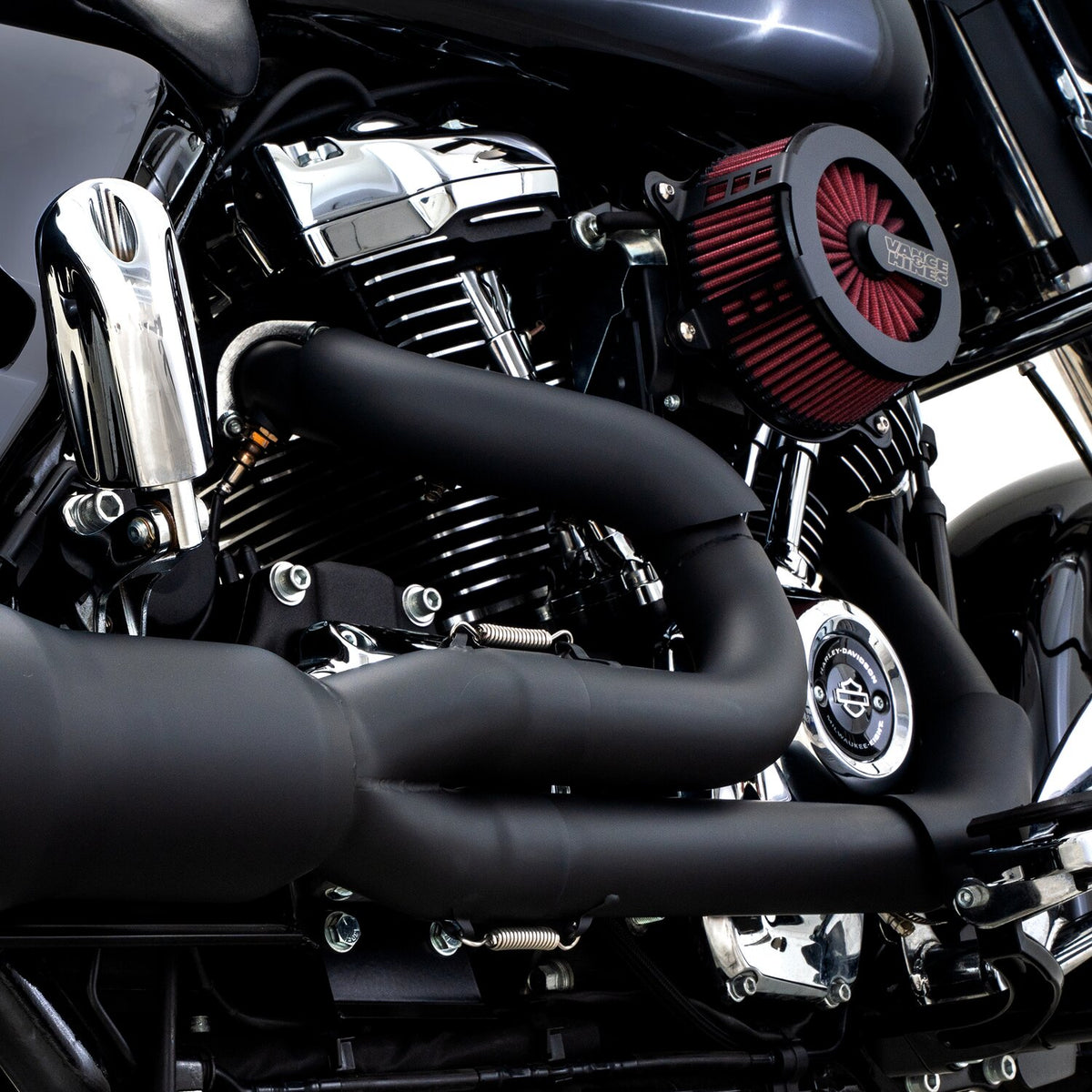 Vance & Hines, Hi-outpuy RR heat shield kit. black