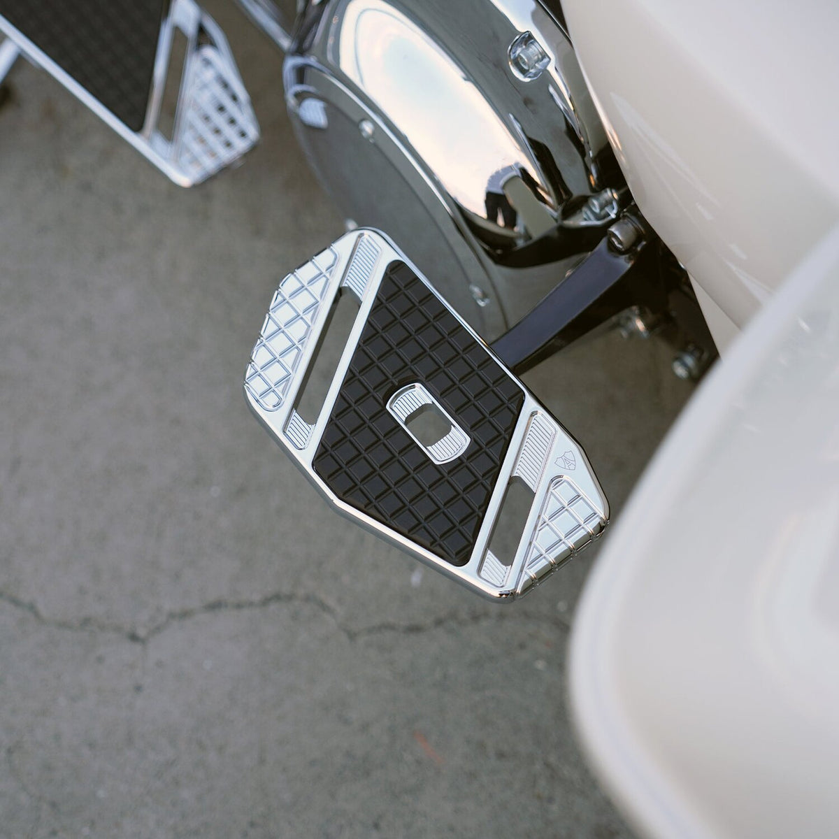 Arlen Ness, SpeedLiner passenger floorboards. Chrome