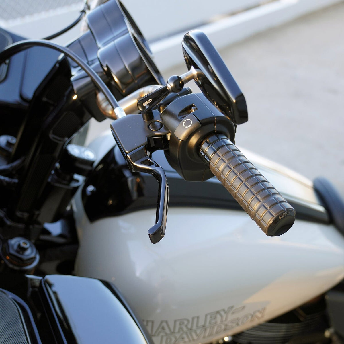 Arlen Ness, Method handlebar lever set. Black