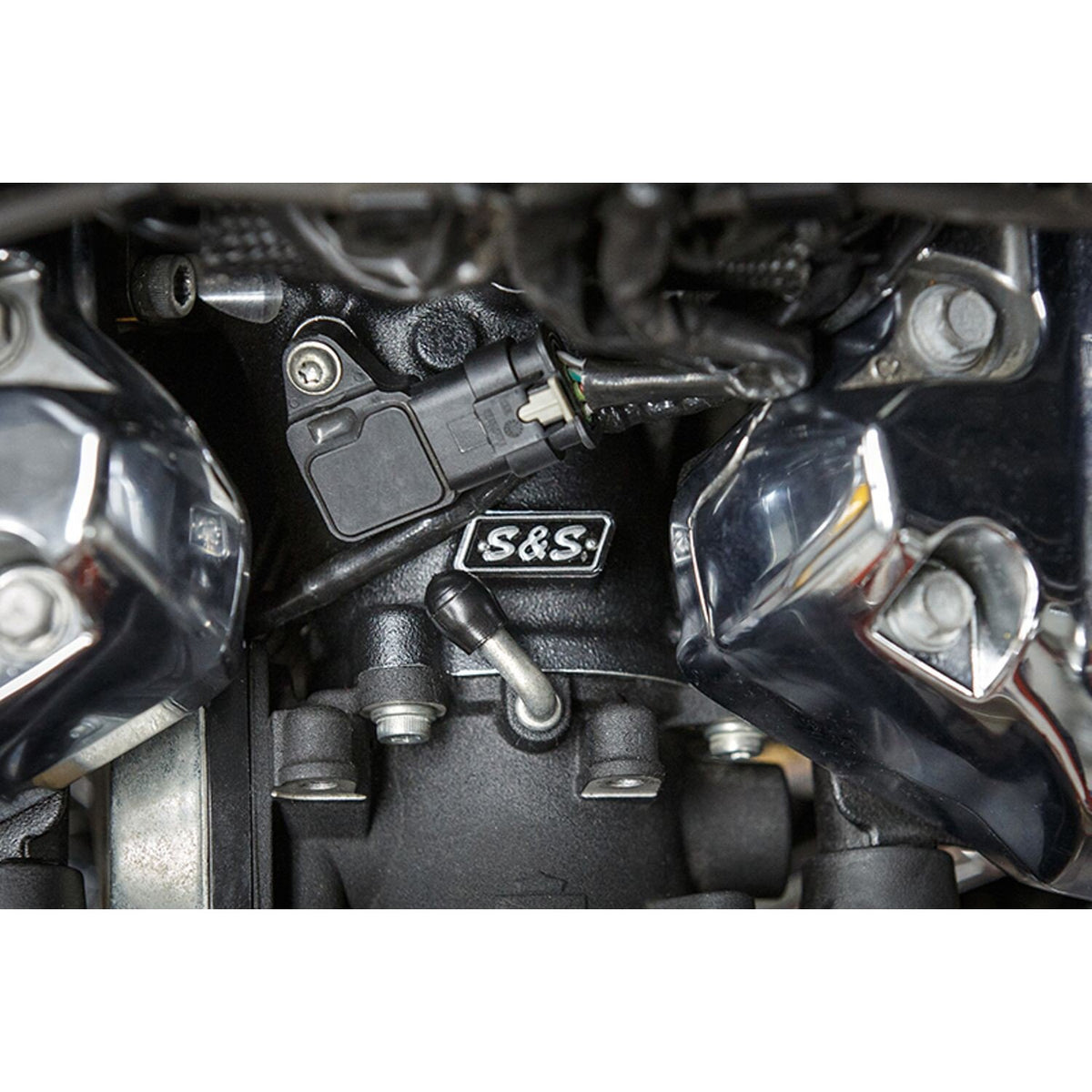 S&S, Premium M8 55mm CNC ported black manifold