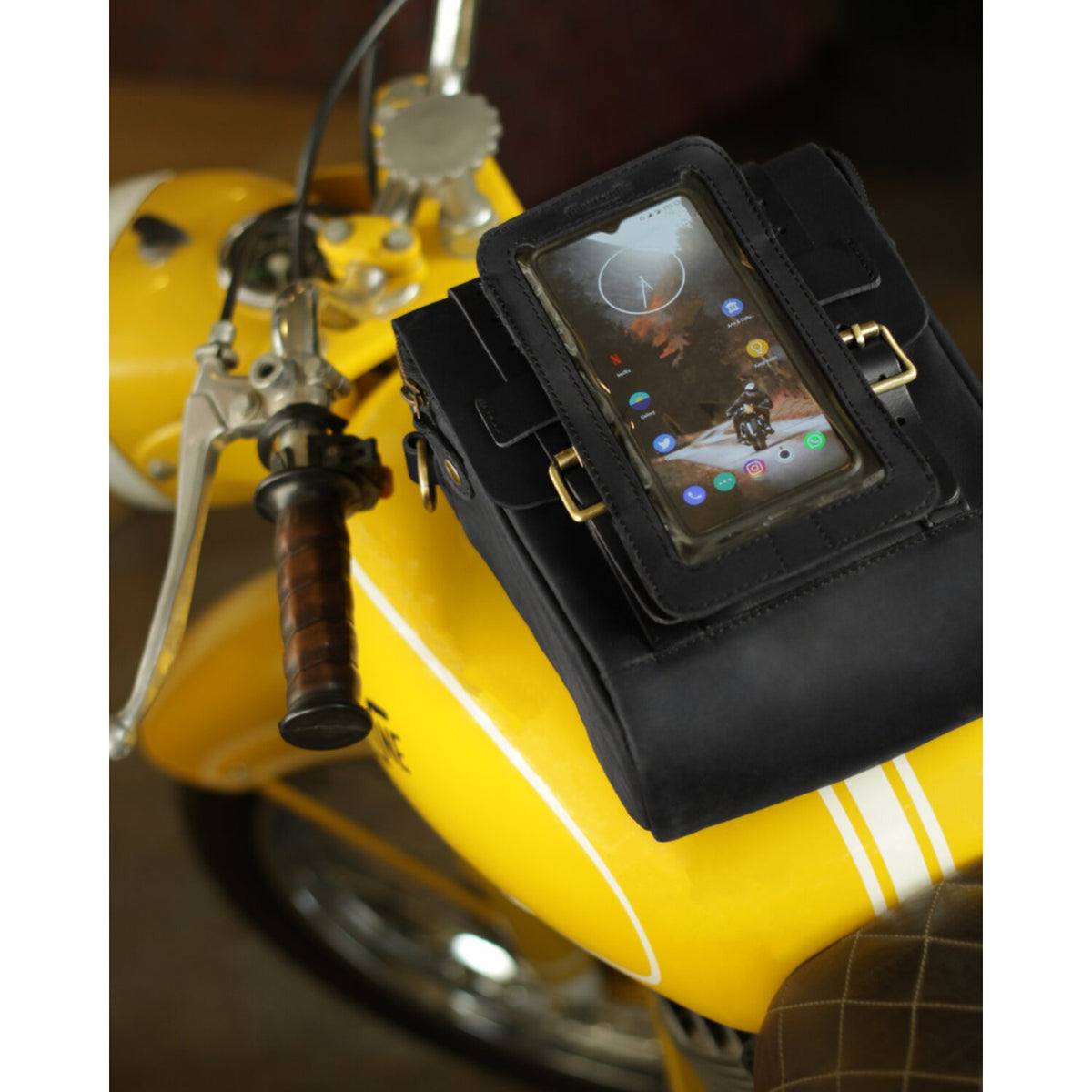 Trip Machine Phone pouch black