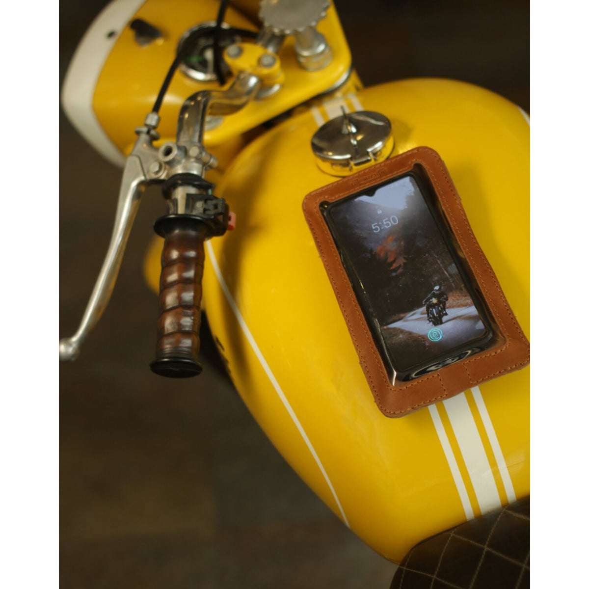 Trip Machine Phone pouch vintage tan