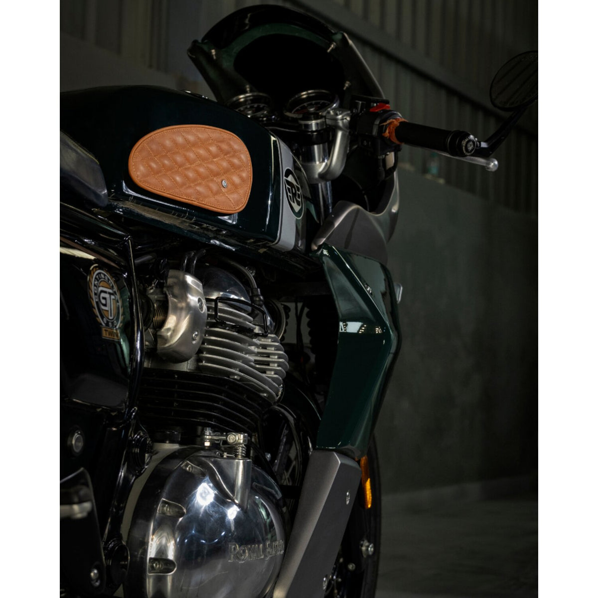 Trip Machine, Diamond leather gas tank pad set. Tan