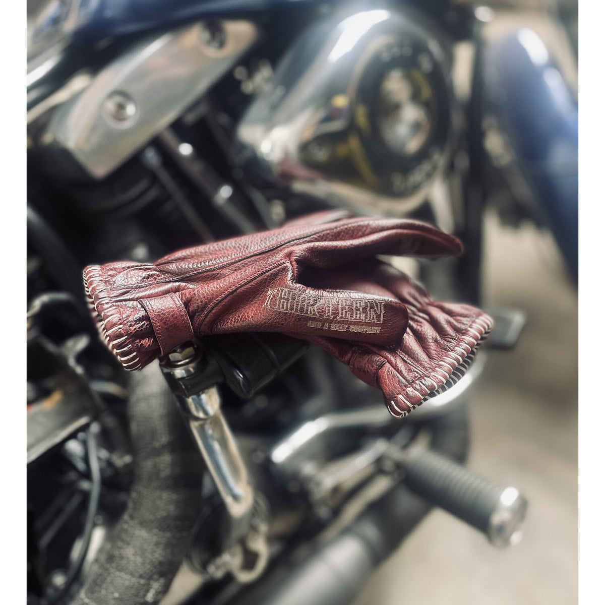 13 1/2 Loud Ride gloves burgundy