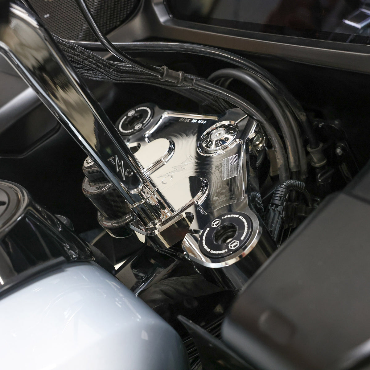 Thrashin 2024-on Road Glide Top Tree – Chrome – installation detail; other components not included